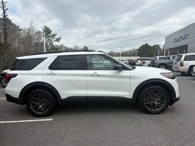 New 2026 Ford Explorer ST-Line w/ ST-Line Street Pack AWD/4WD image 6