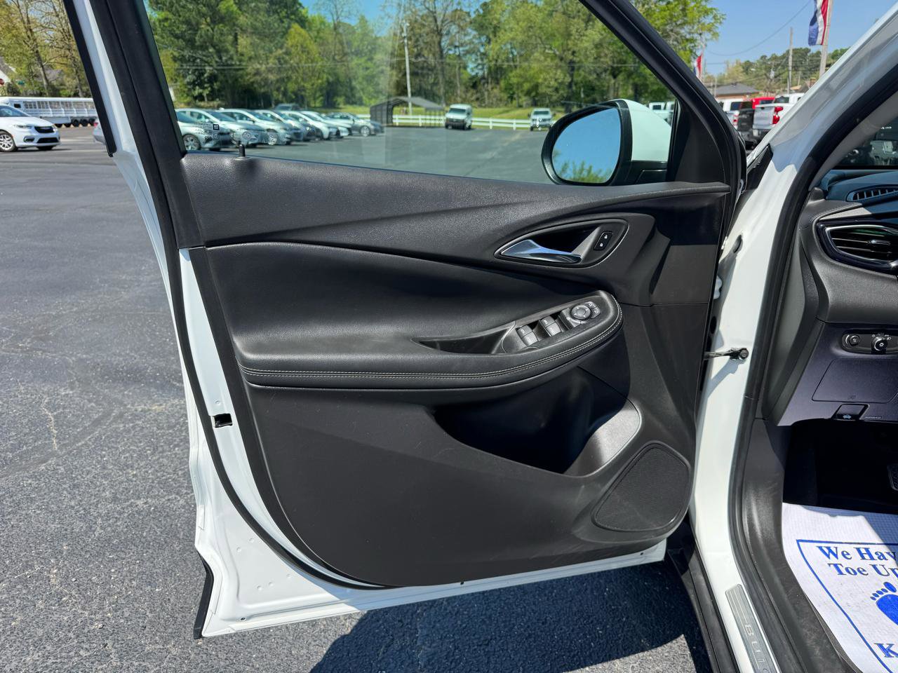 Used 2023 Buick Encore GX Select image 11