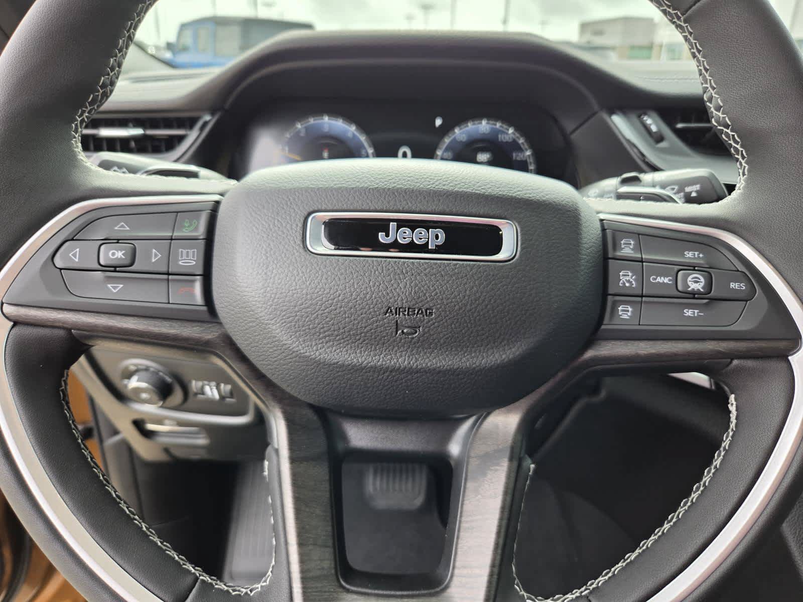 New 2026 Jeep Grand Cherokee Limited AWD/4WD image 16