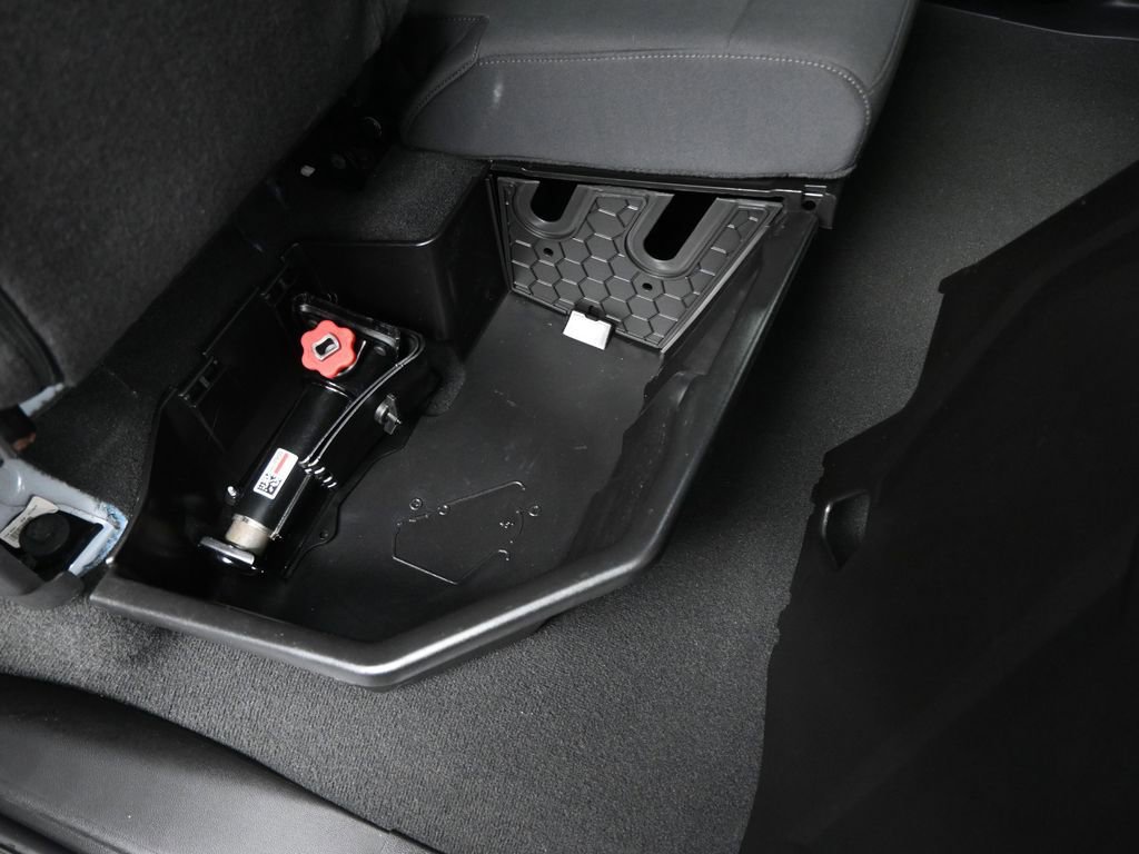 Used 2022 Chevrolet Silverado 1500 Custom image 16