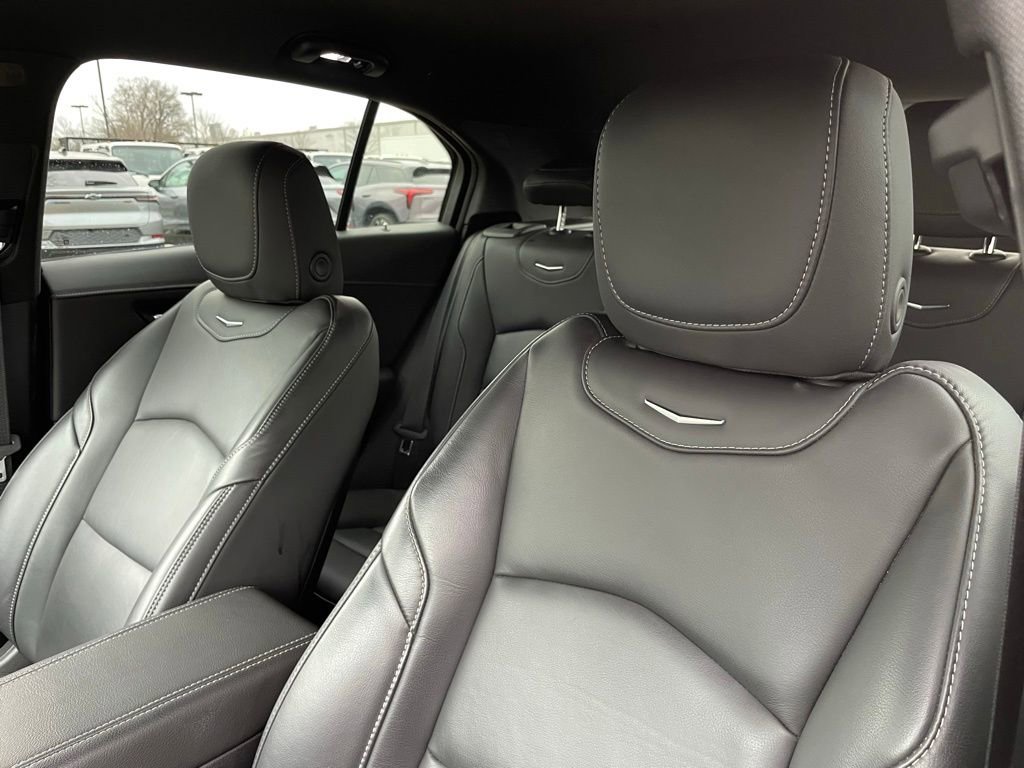 Used 2024 Cadillac XT4 Premium Luxury image 24
