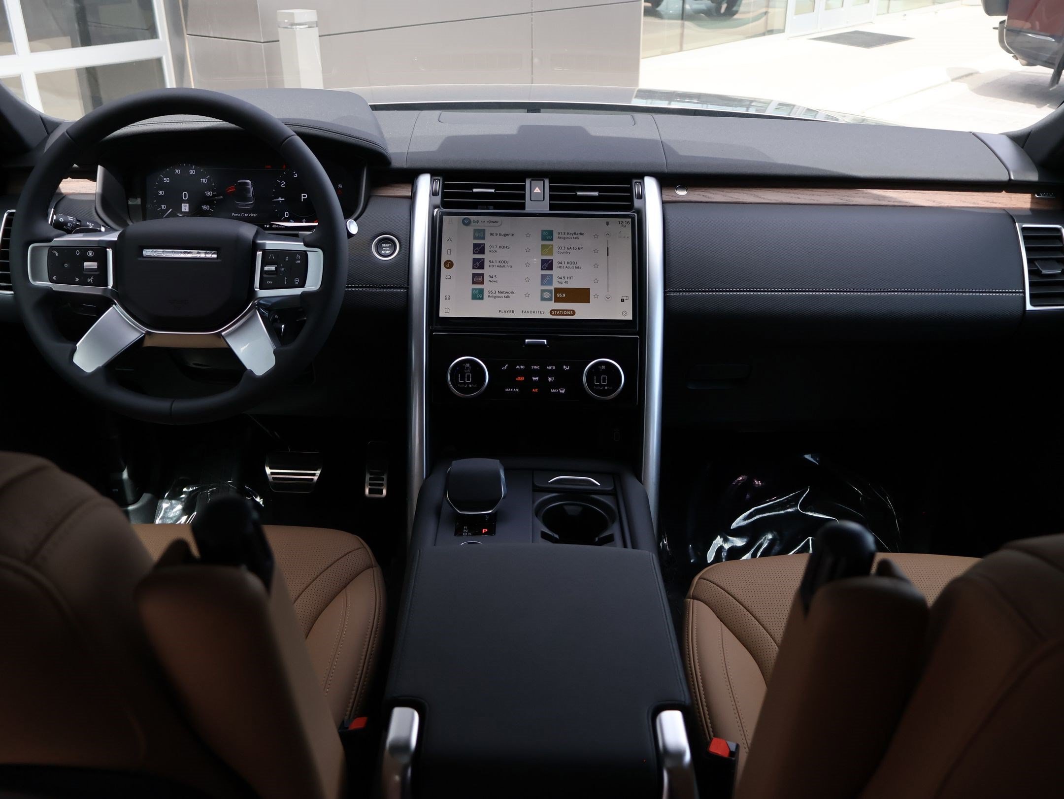 New 2026 Land Rover Discovery Dynamic SE AWD/4WD image 21