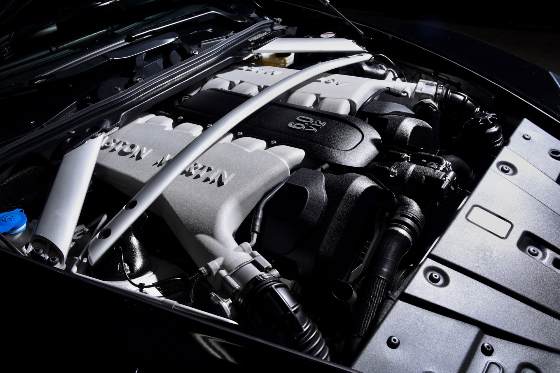 Used 2017 Aston Martin V12 Vantage S image 9