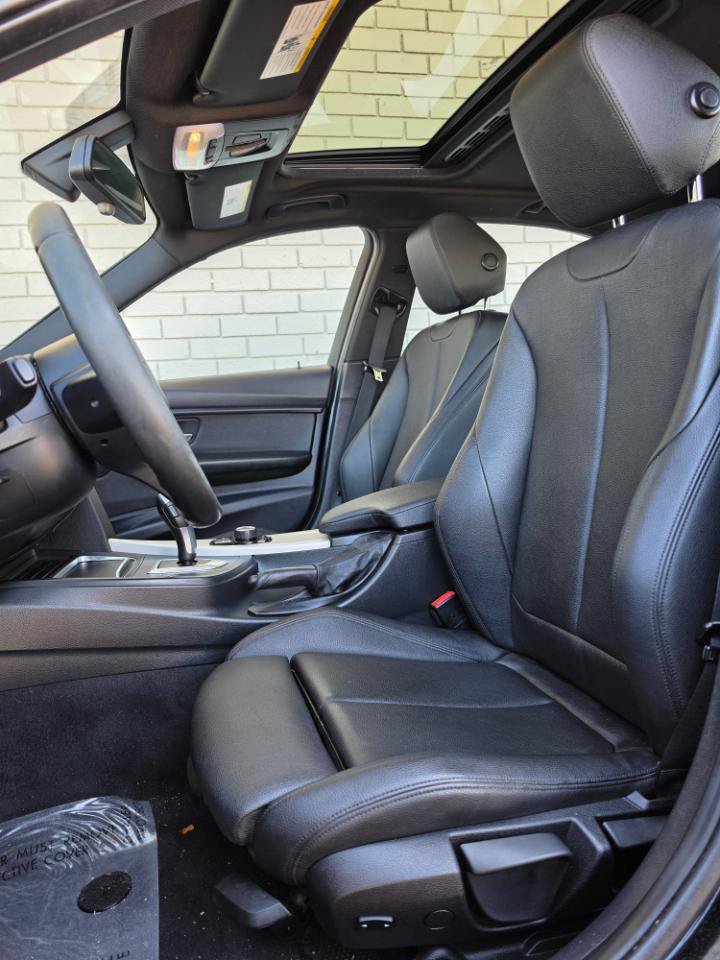 Used 2016 BMW 320i xDrive Sedan AWD/4WD image 10