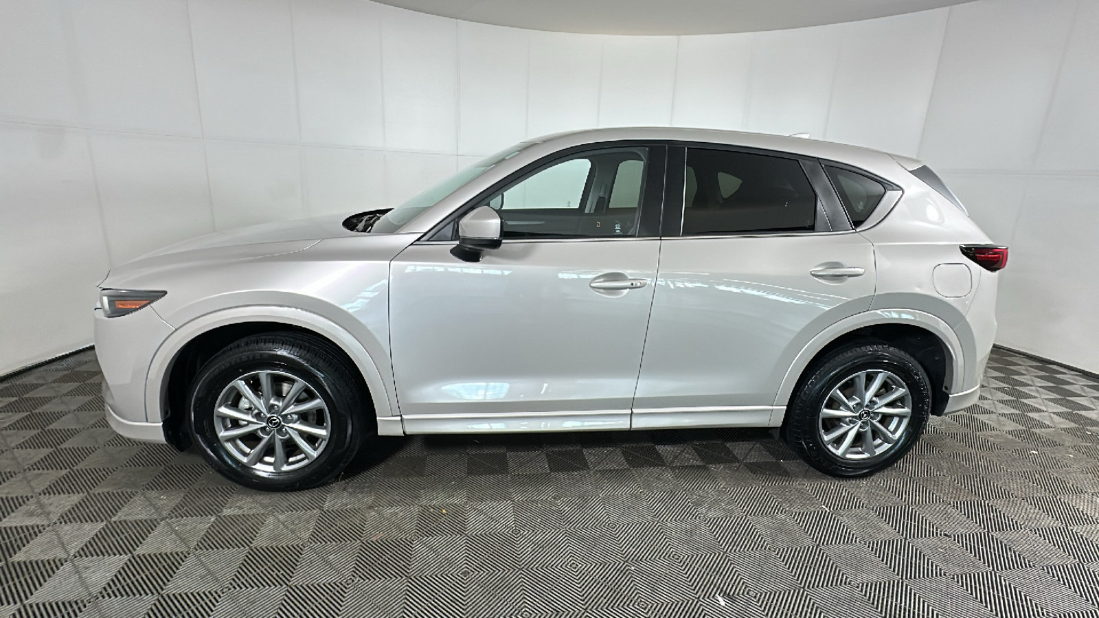 Used 2025 MAZDA CX-5 AWD 2.5 S w/ Preferred Package image 6
