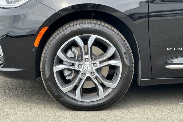 New 2026 Chrysler Pacifica Pinnacle w/ Trailer Tow Group AWD/4WD image 26