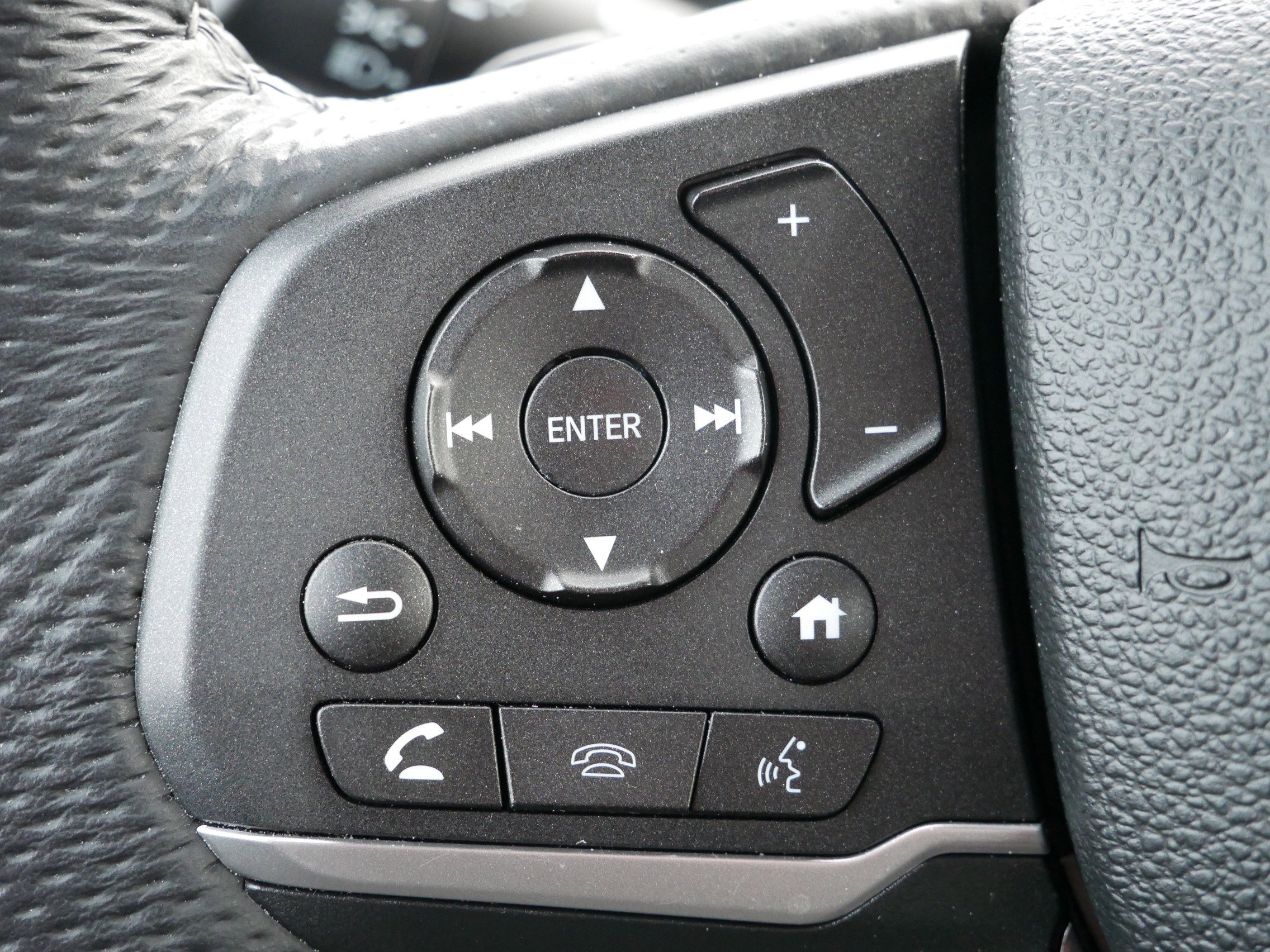 Certified 2025 Honda Passport EX-L image 31