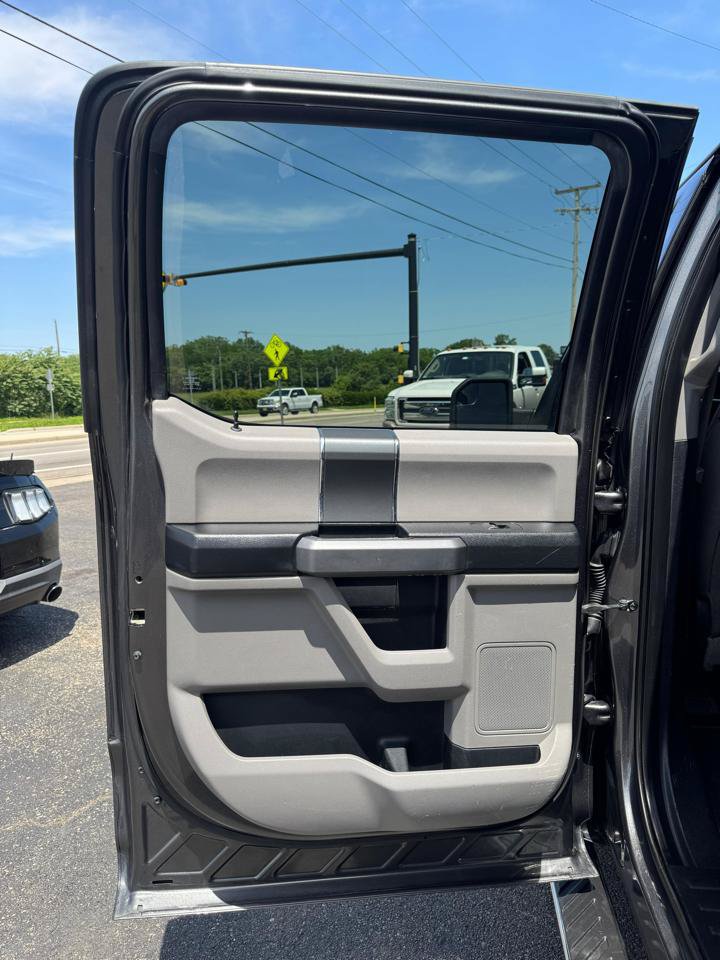 Used 2015 Ford F150 XLT w/ Equipment Group 302A Luxury AWD/4WD image 14