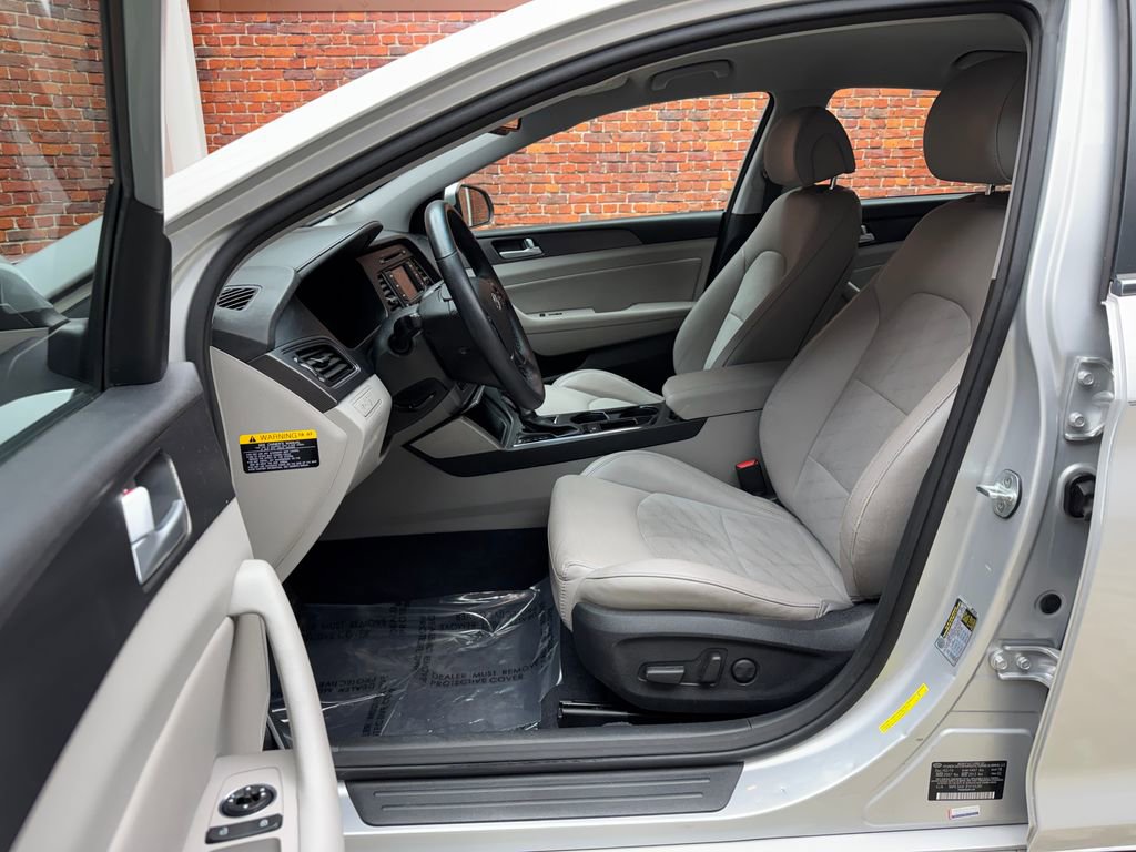 Used 2015 Hyundai Sonata Sport w/ Option Group 03 FWD image 21