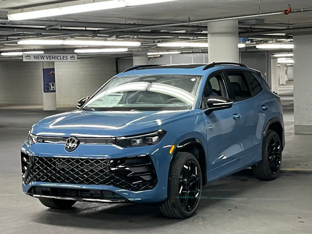 New 2026 Volkswagen Tiguan SE R-Line AWD/4WD image 3