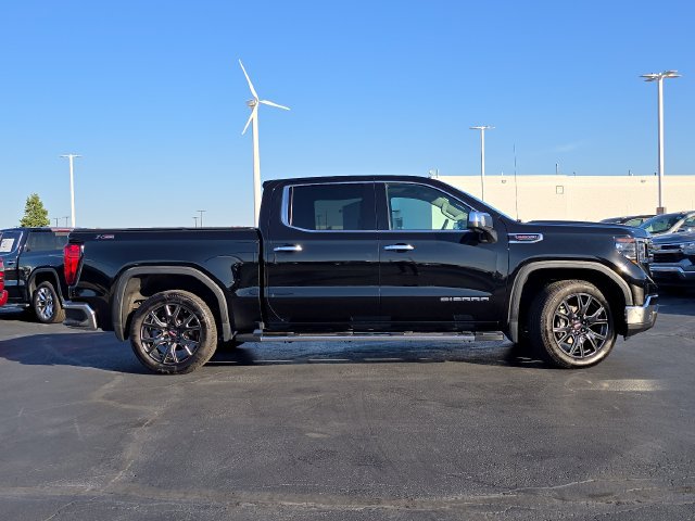 Used 2023 GMC Sierra 1500 SLT w/ SLT Premium Package AWD/4WD image 18