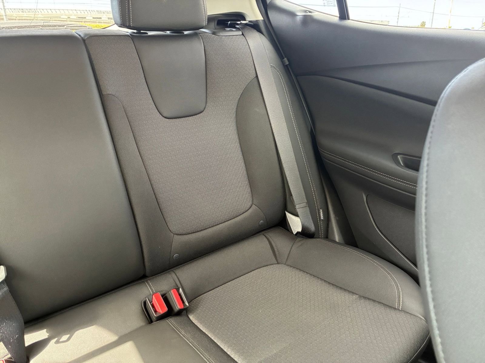 Used 2025 Buick Encore GX Preferred image 36