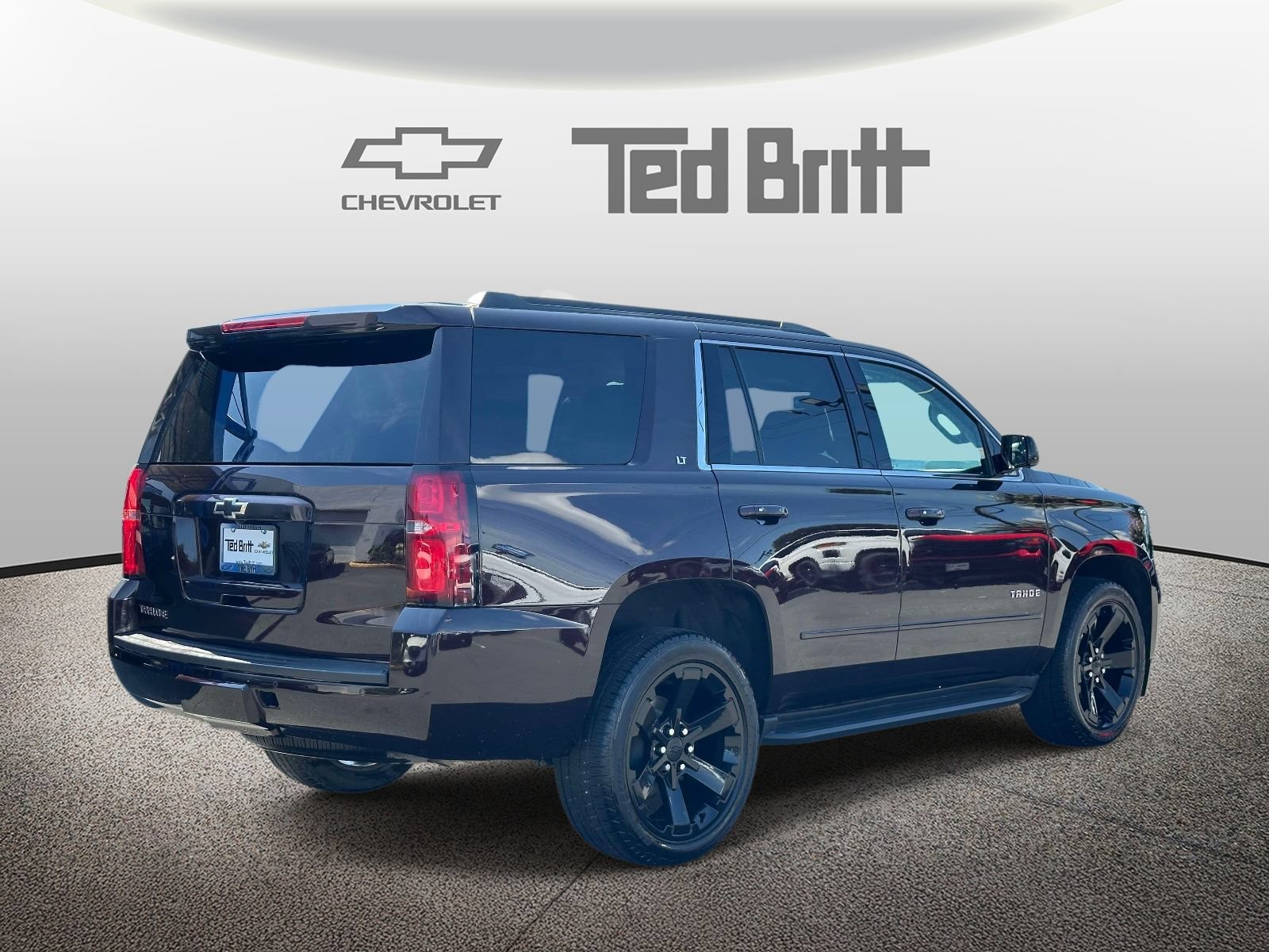 Certified 2020 Chevrolet Tahoe LT w/ Luxury Package AWD/4WD image 4