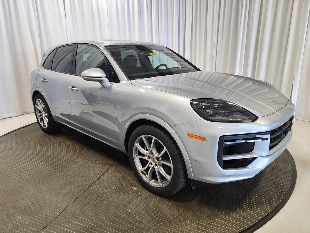 Certified 2025 Porsche Cayenne image 30