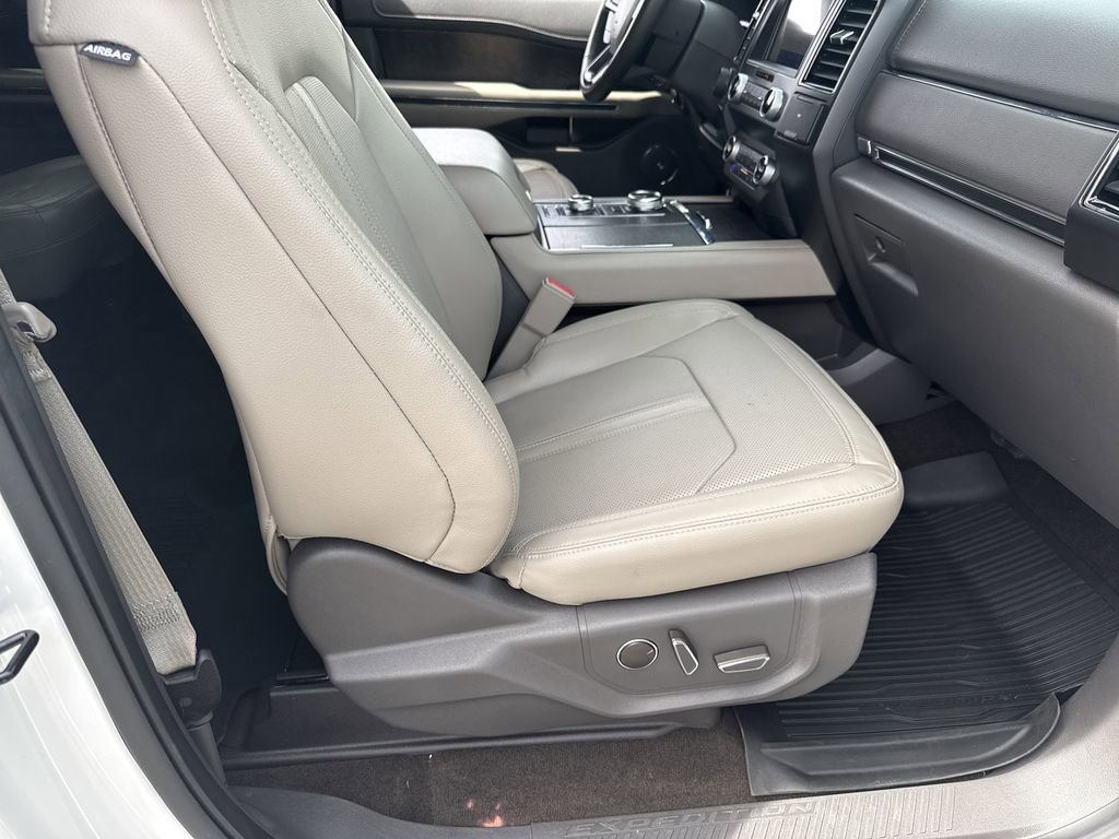 Used 2021 Ford Expedition Max Limited image 13