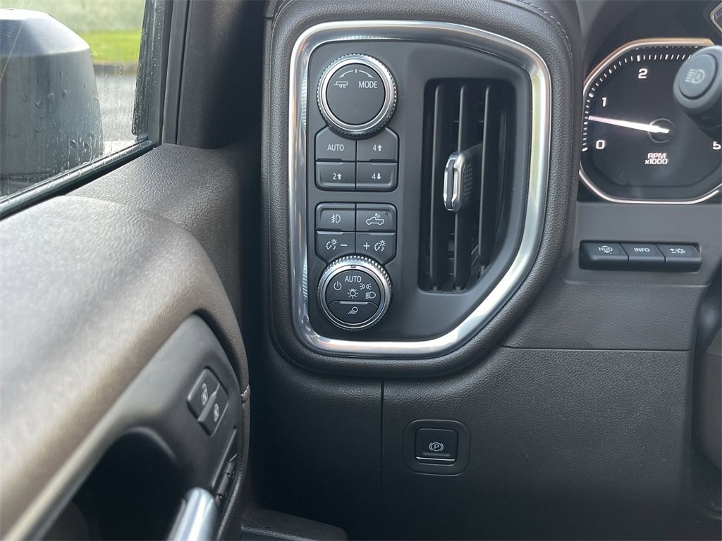 Used 2021 GMC Sierra 3500 Denali w/ Denali Ultimate Package image 18