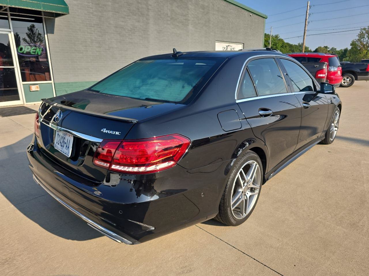 Used 2015 Mercedes-Benz E 400 4MATIC Sedan image 5