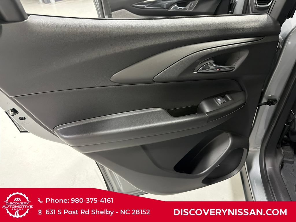 Used 2024 Chevrolet TrailBlazer LT w/ Driver Confidence Package FWD image 30