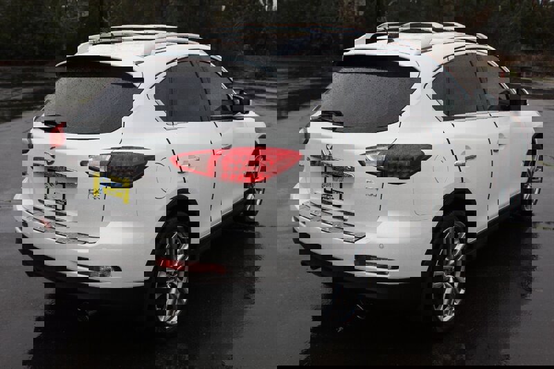 Used 2011 INFINITI EX35 Journey w/ Premium Pkg image 4