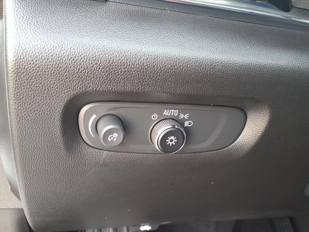 Used 2023 Chevrolet Traverse High Country image 29