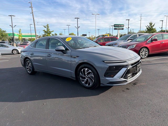 Used 2026 Hyundai Sonata Blue FWD image 2