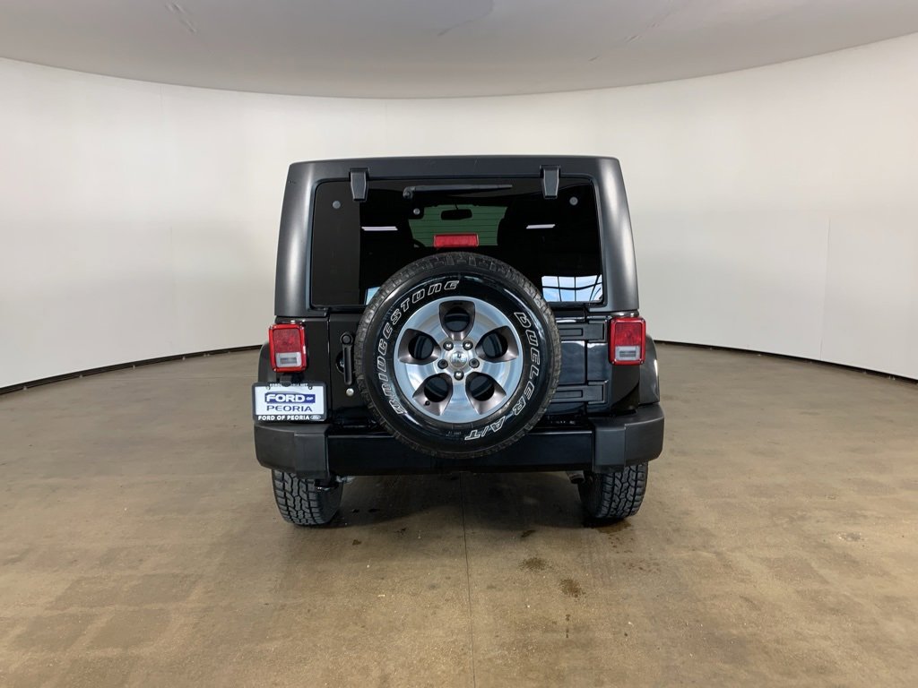 Used 2016 Jeep Wrangler Unlimited Sahara w/ Connectivity Group image 10