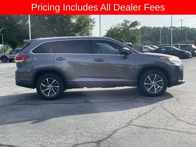 Used 2017 Toyota Highlander XLE FWD image 6