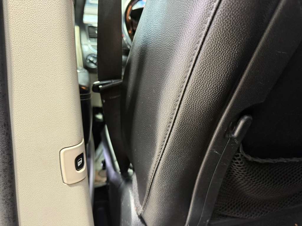 Used 2019 Dodge Grand Caravan SXT FWD image 35