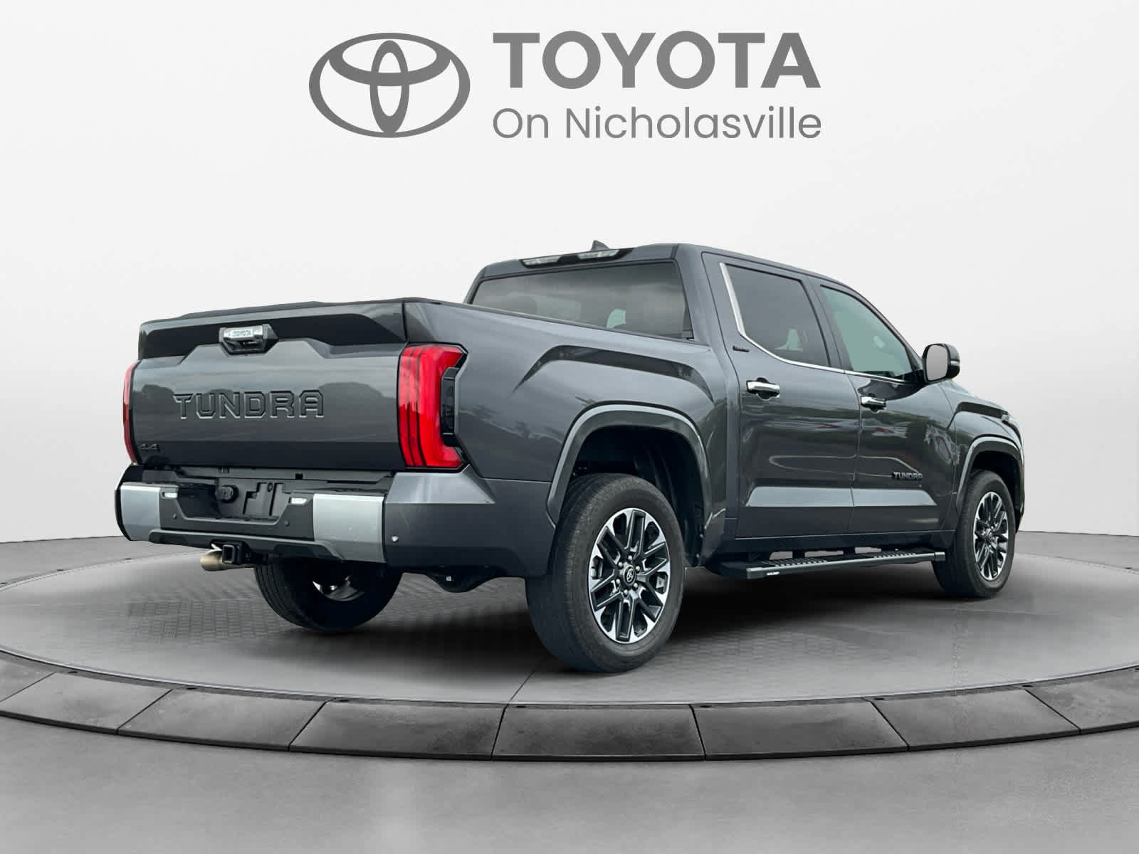 Used 2025 Toyota Tundra Limited AWD/4WD image 5