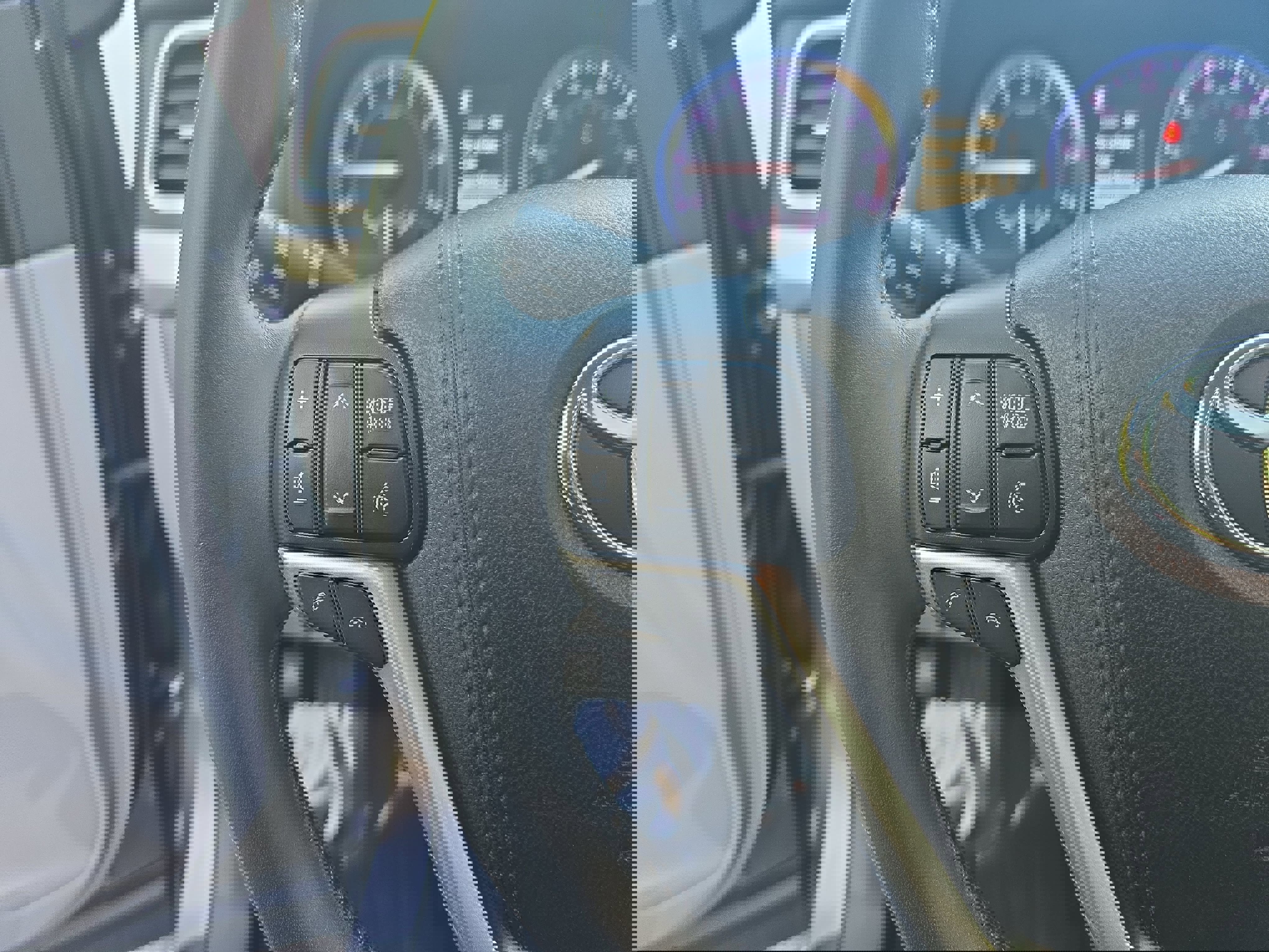 Used 2019 Toyota Highlander XLE FWD image 16