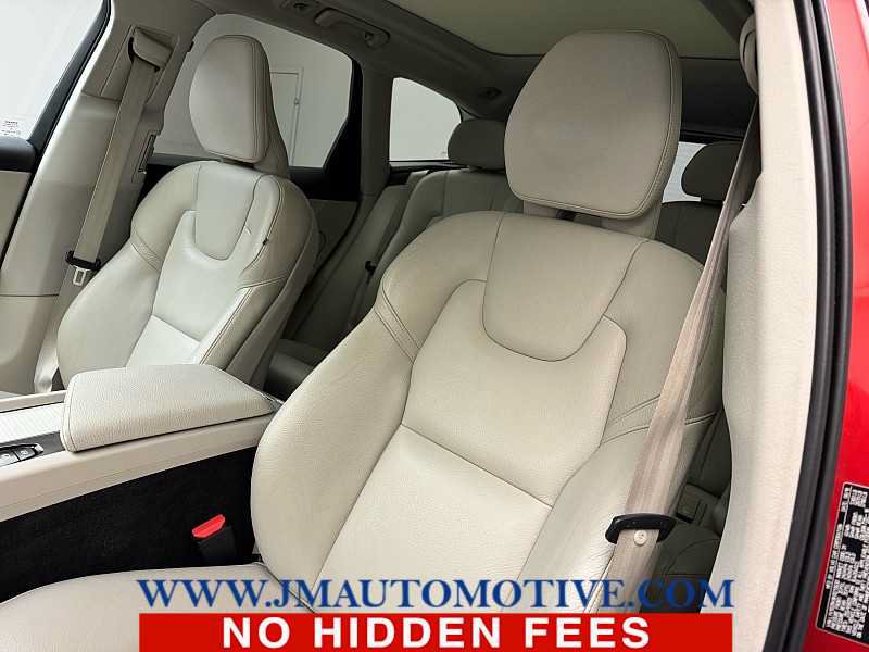 Used 2019 Volvo XC60 T5 Momentum w/ Multimedia Package AWD/4WD image 14