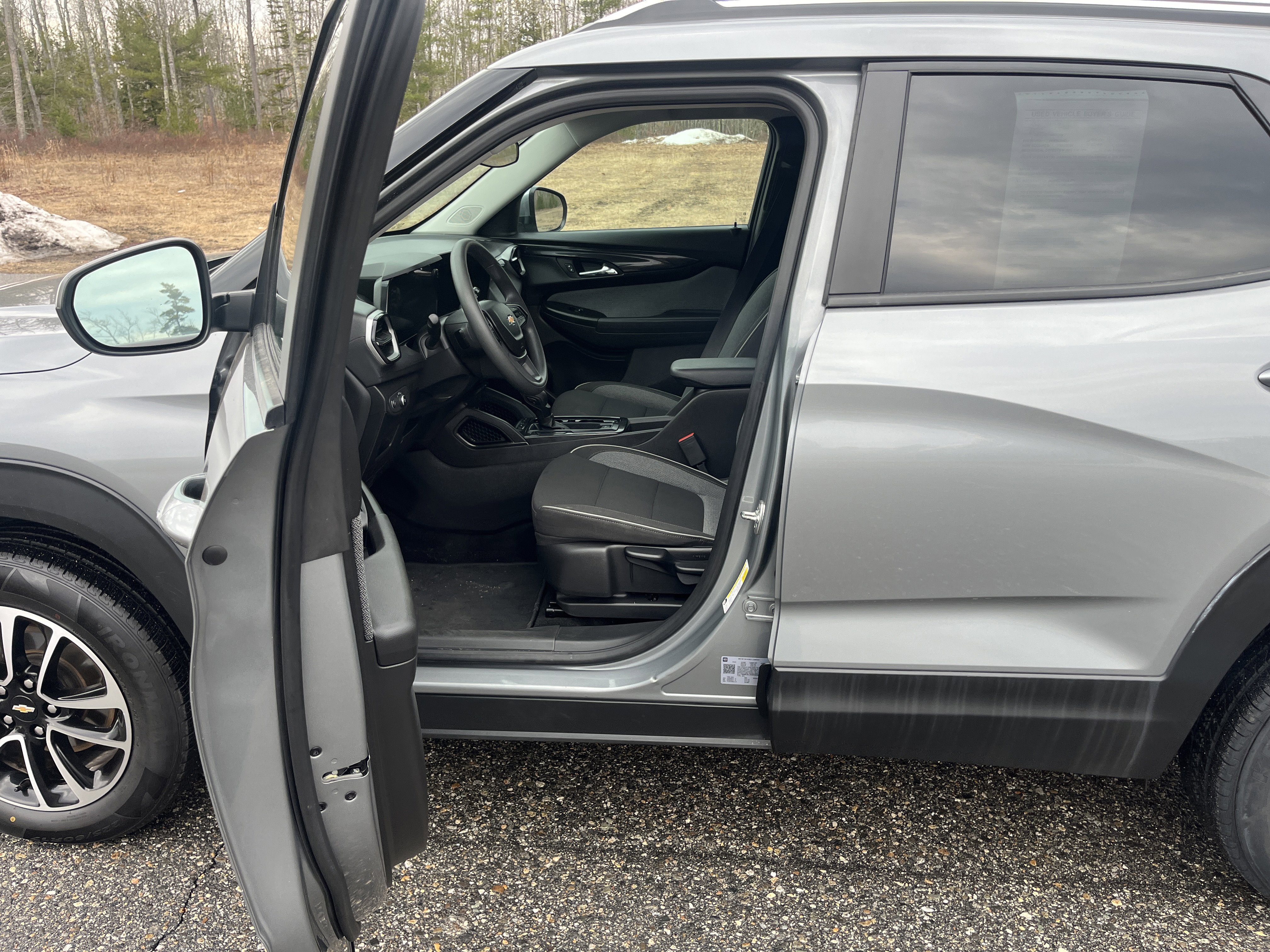 Used 2025 Chevrolet TrailBlazer LT AWD/4WD image 14