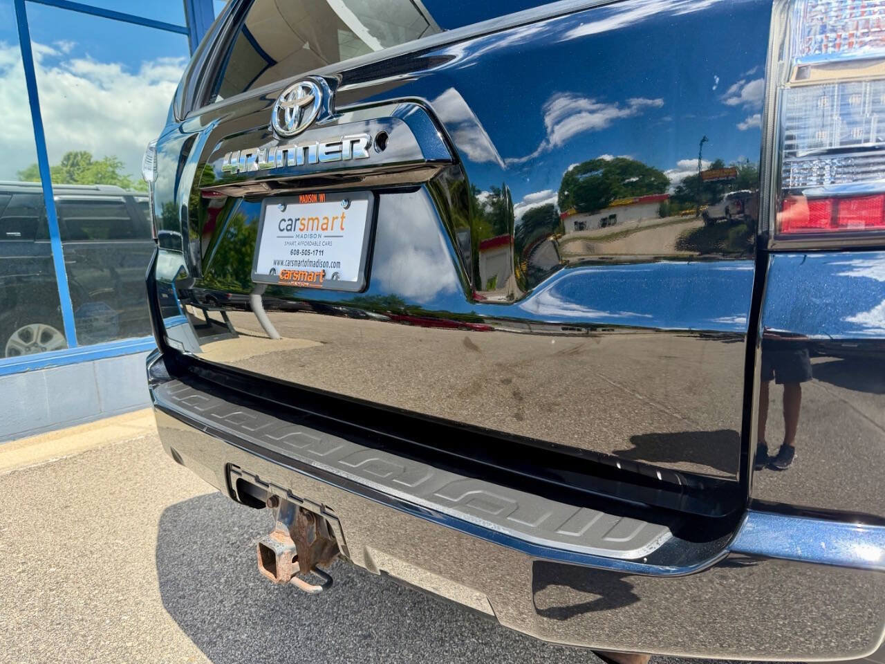 Used 2018 Toyota 4Runner SR5 AWD/4WD image 12