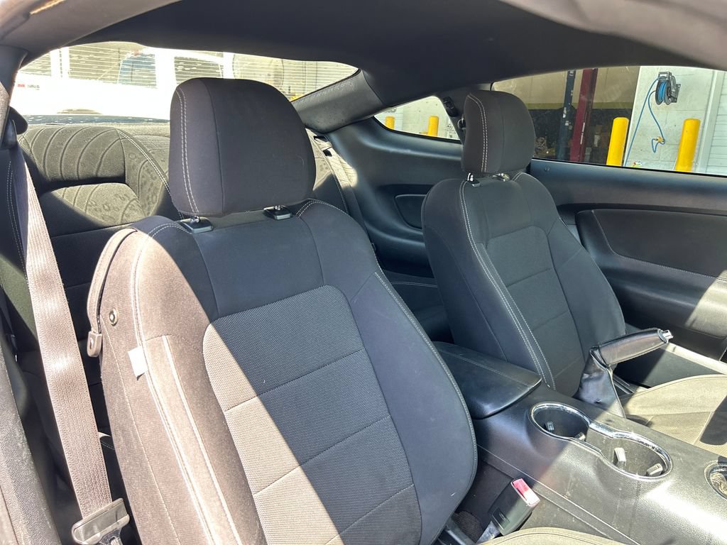 Used 2016 Ford Mustang Coupe RWD image 12