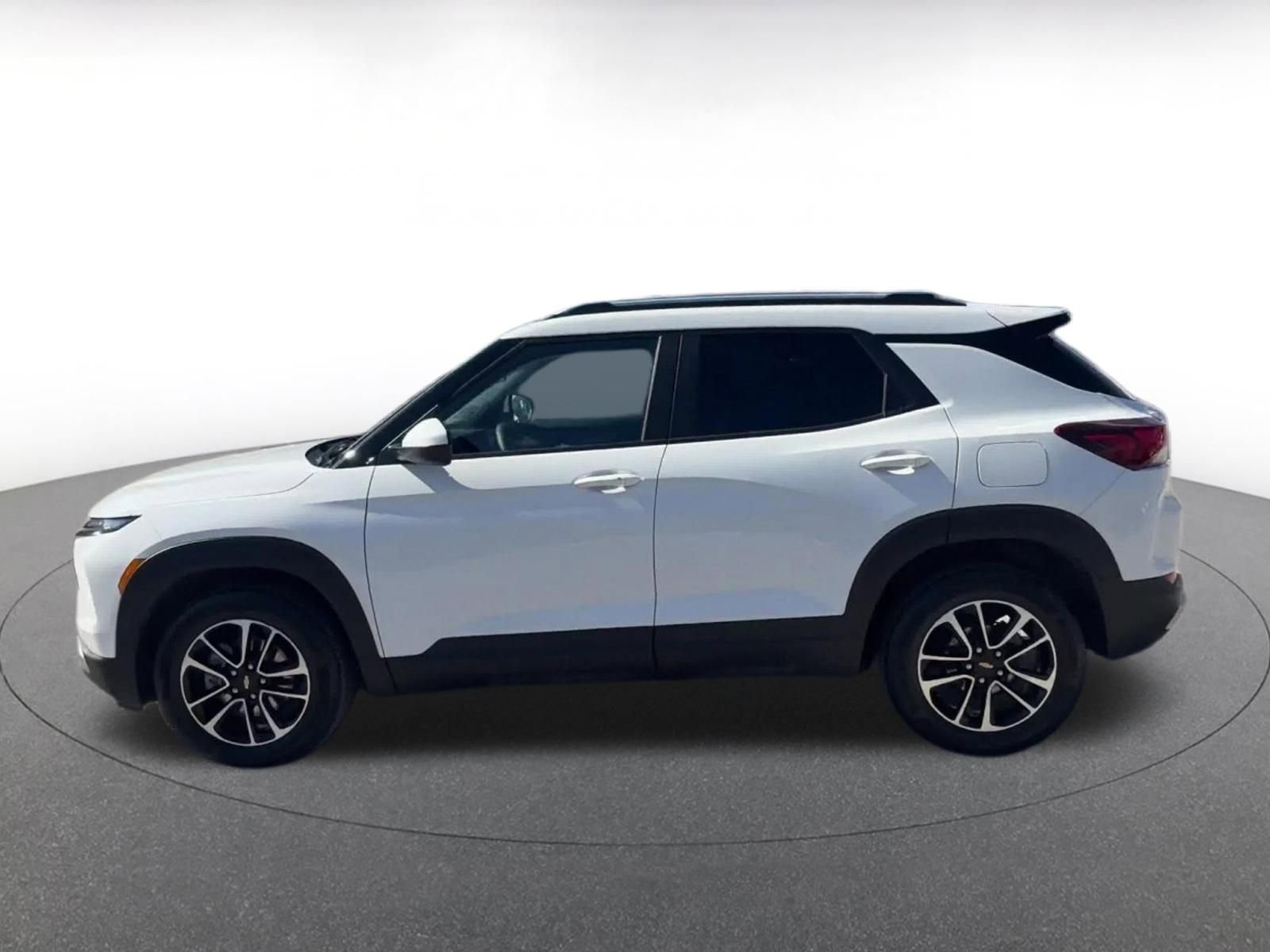 Used 2025 Chevrolet TrailBlazer LT image 9