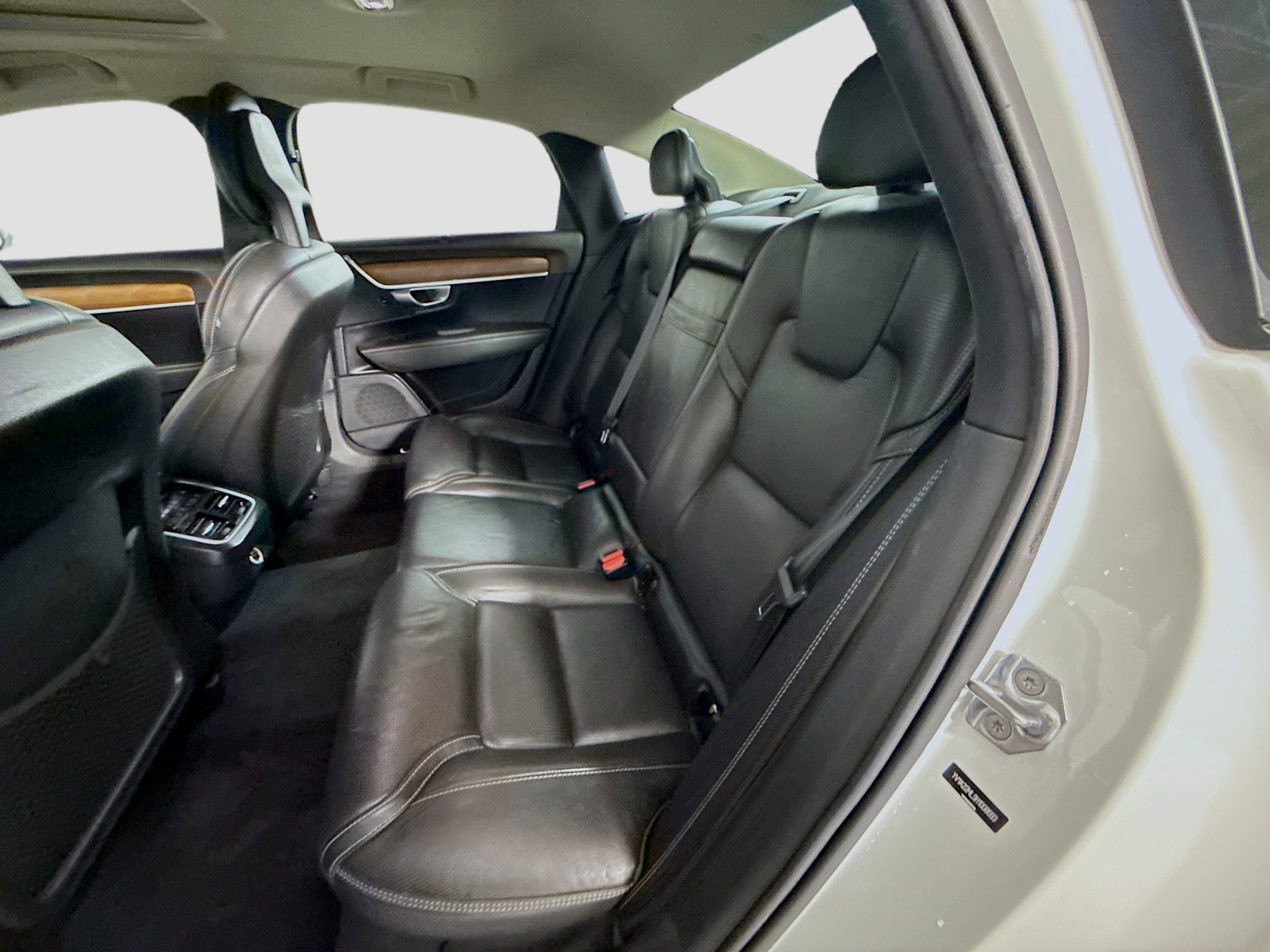 Used 2017 Volvo S90 T6 Inscription w/ Vision Package image 25