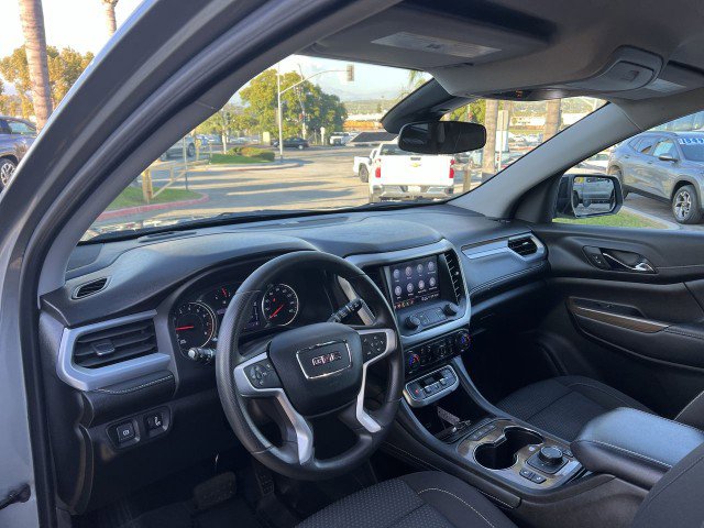 Used 2023 GMC Acadia SLE w/ Driver Convenience Package image 10