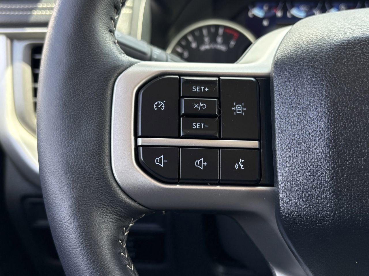 Used 2024 Ford Expedition XLT RWD image 16