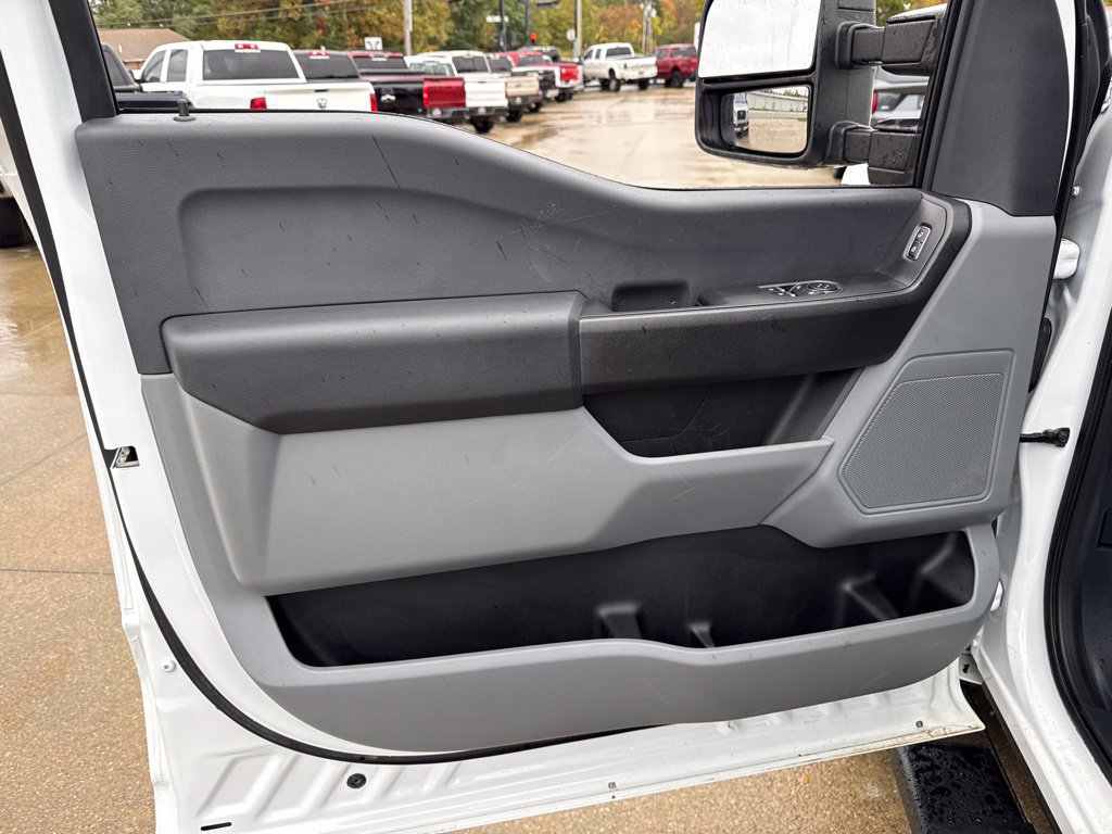 Used 2023 Ford F250 XL w/ Snow Plow Prep Package AWD/4WD image 18