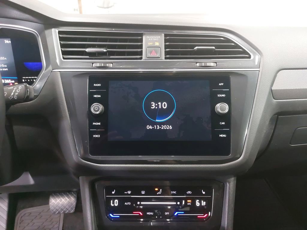 Used 2022 Volkswagen Tiguan SE image 19