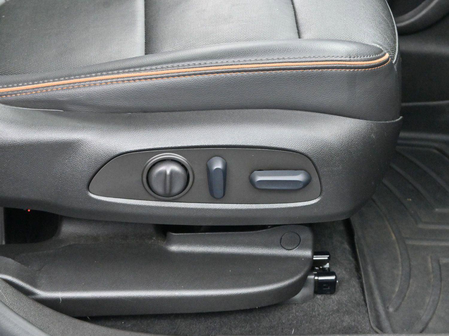 Used 2023 GMC Acadia AT4 w/ Technology Package image 38