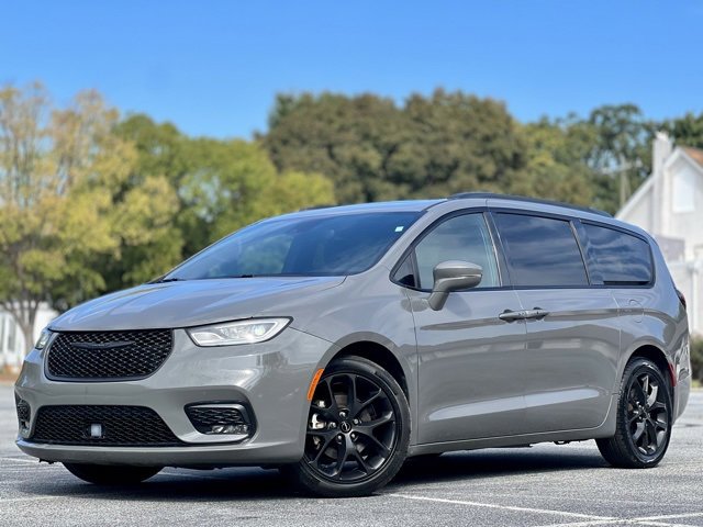 Used 2022 Chrysler Pacifica Touring-L w/ S Appearance Package