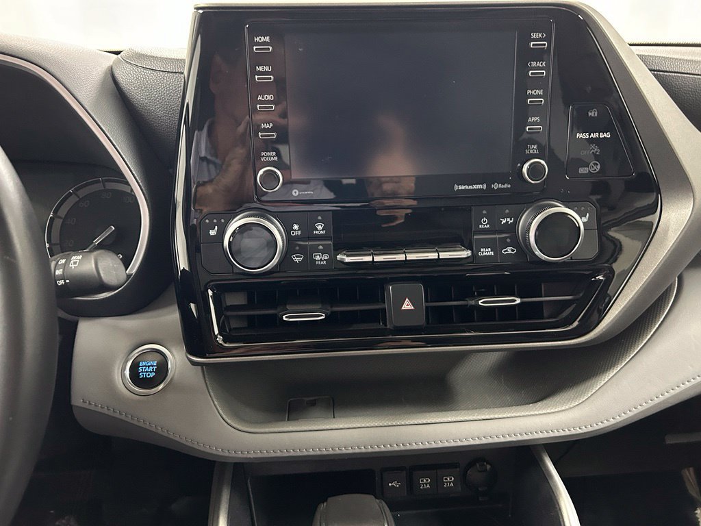 Certified 2021 Toyota Highlander XLE AWD/4WD image 20