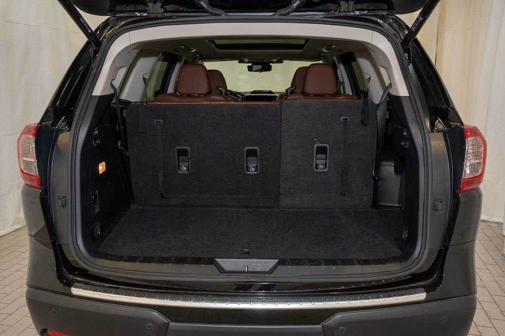 Used 2023 Subaru Ascent Touring image 5