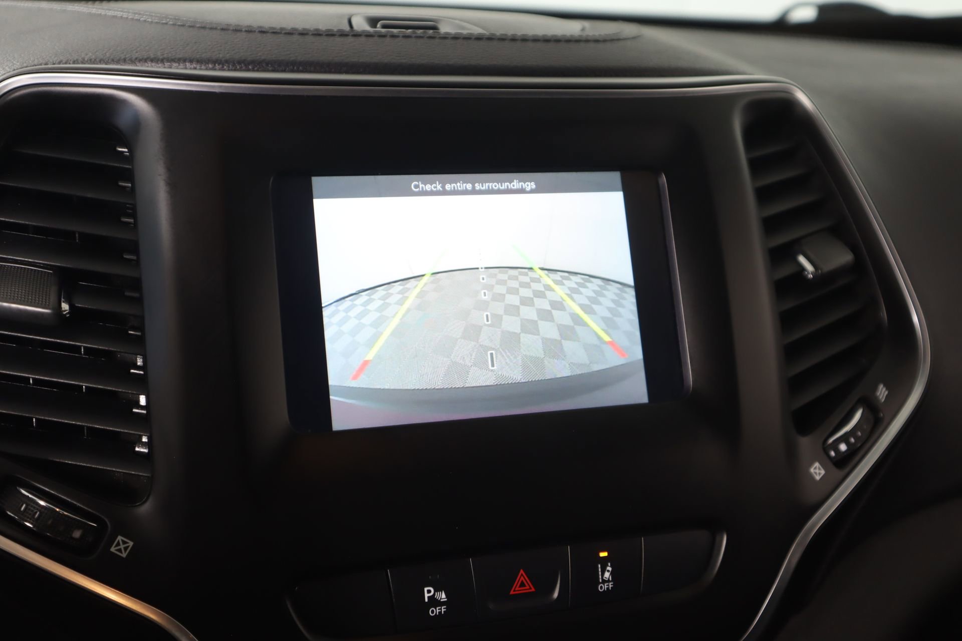 Used 2021 Jeep Cherokee Latitude Plus image 6