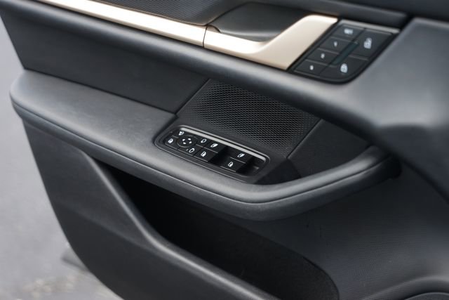 Used 2022 Porsche Taycan RWD image 30