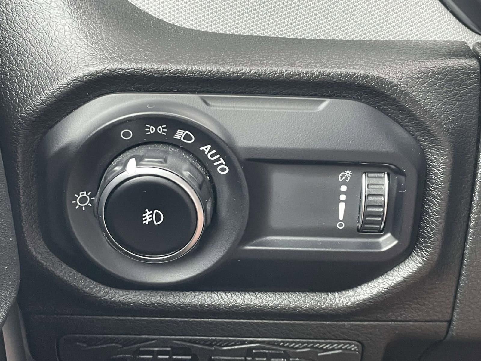 Used 2024 Jeep Wrangler Unlimited Sport AWD/4WD image 17