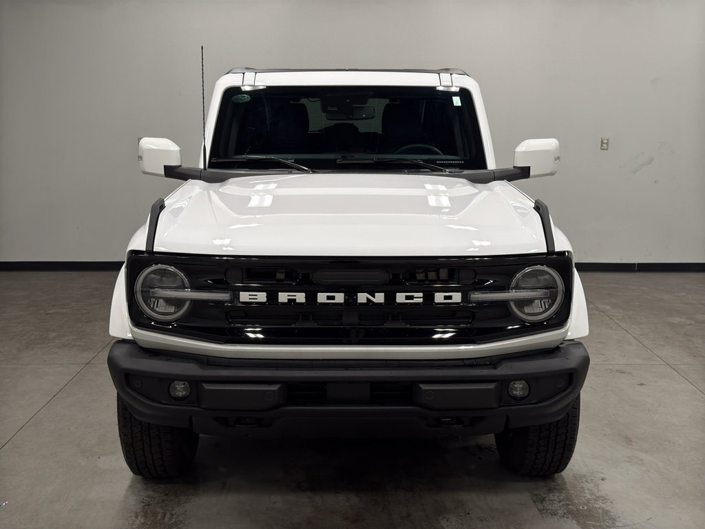 Used 2024 Ford Bronco Outer Banks image 3