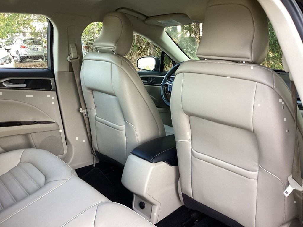 Used 2017 Ford Fusion SE image 31