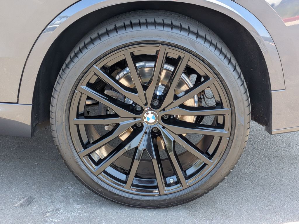 Used 2021 BMW X5 xDrive40i w/ M Sport Package AWD/4WD image 27